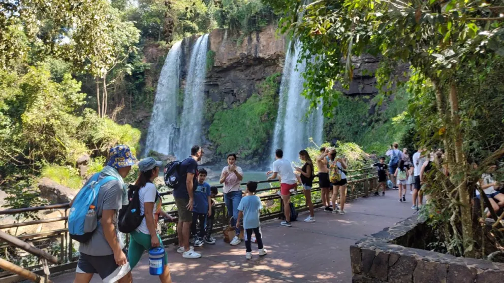Cataratas recibió 15 mil turistas durante el fin de semana largo imagen-6