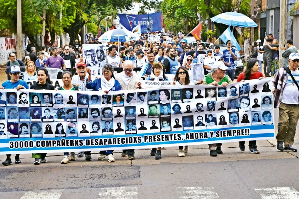 Posadas marchó para sostener la memoria activa y dar testimonios imagen-6