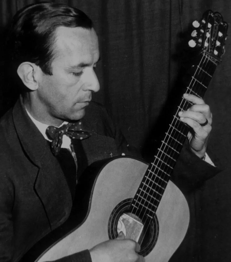 Lucas Braulio Areco, escritor, artista, músico, compositor y funcionario público realizó un inmenso aporte a la cultura misionera. 