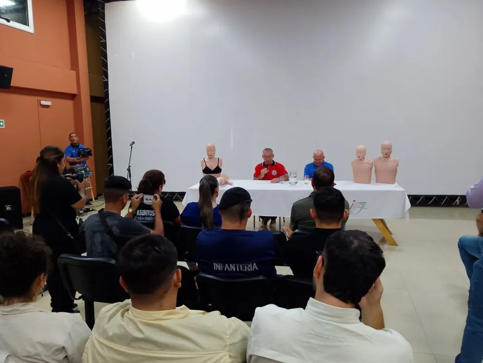 La municipalidad de Iguazú creo el área de capacitaciones en RCP y uso de DEA 6 La municipalidad de Iguazú creo el área de capacitaciones en RCP y uso de DEA imagen-5