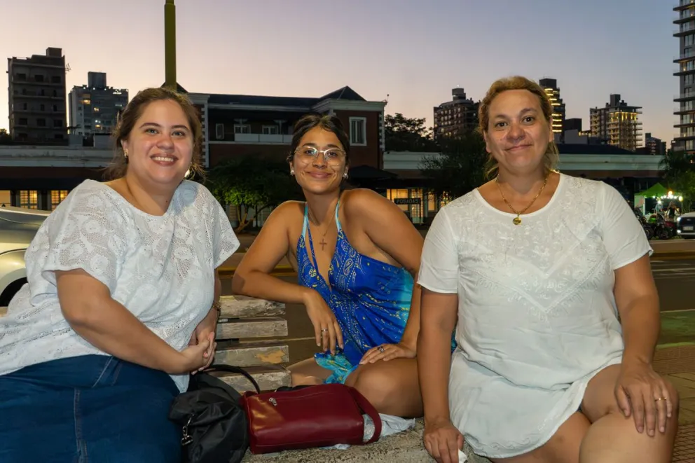 Brisa Figueroa, Carmen Moreira y Victoria Molina compartieron un rato en la costa, con el calor como invitado.
