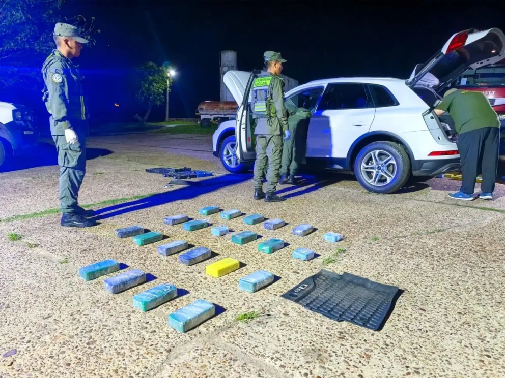 La conductora atravesó la provincia de Misiones, y fue detenida en Corrientes. //Foto: GN.