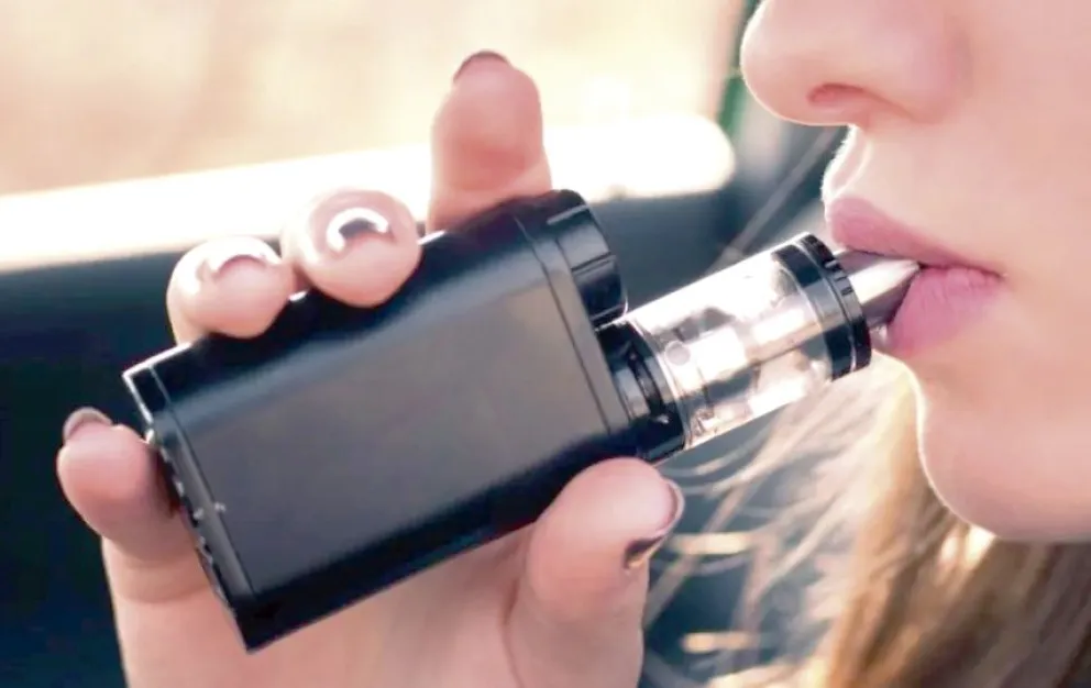 A diferencia de lo que se cree, los vapeadores producen severos daños.