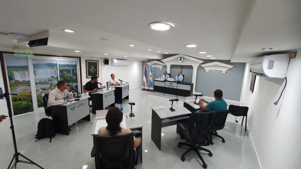 El oficialismo logró aprobar la prórroga para la presentación de la memoria y balance en Puerto Iguazú 7 El oficialismo logró aprobar la prórroga para la presentación de la memoria y balance en Puerto Iguazú imagen-6