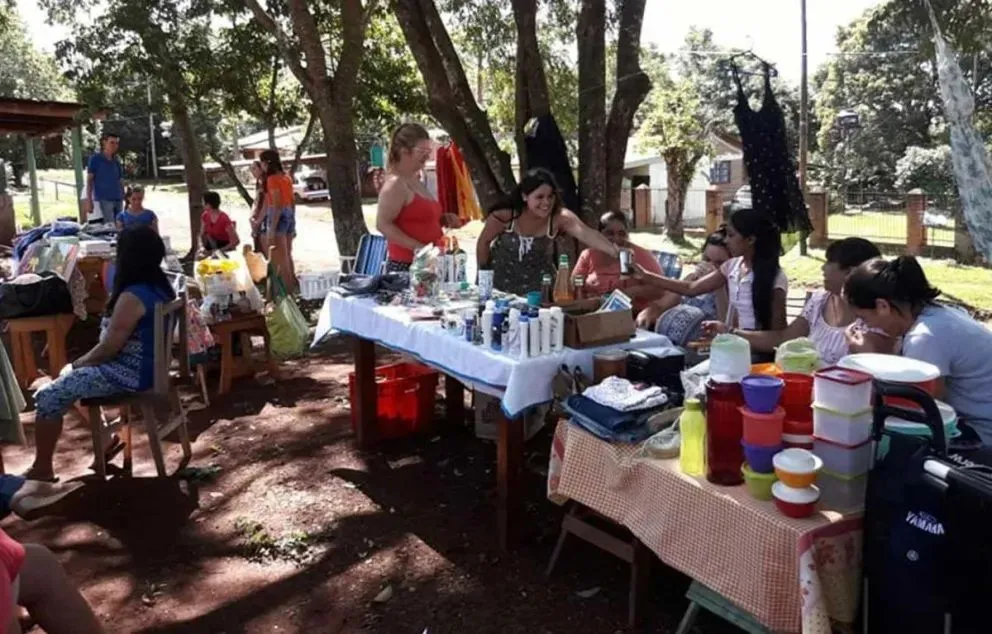 Ante la situación económica complicada, vecinos de Villa Cabello reflotan el ‘trueque’ imagen-6