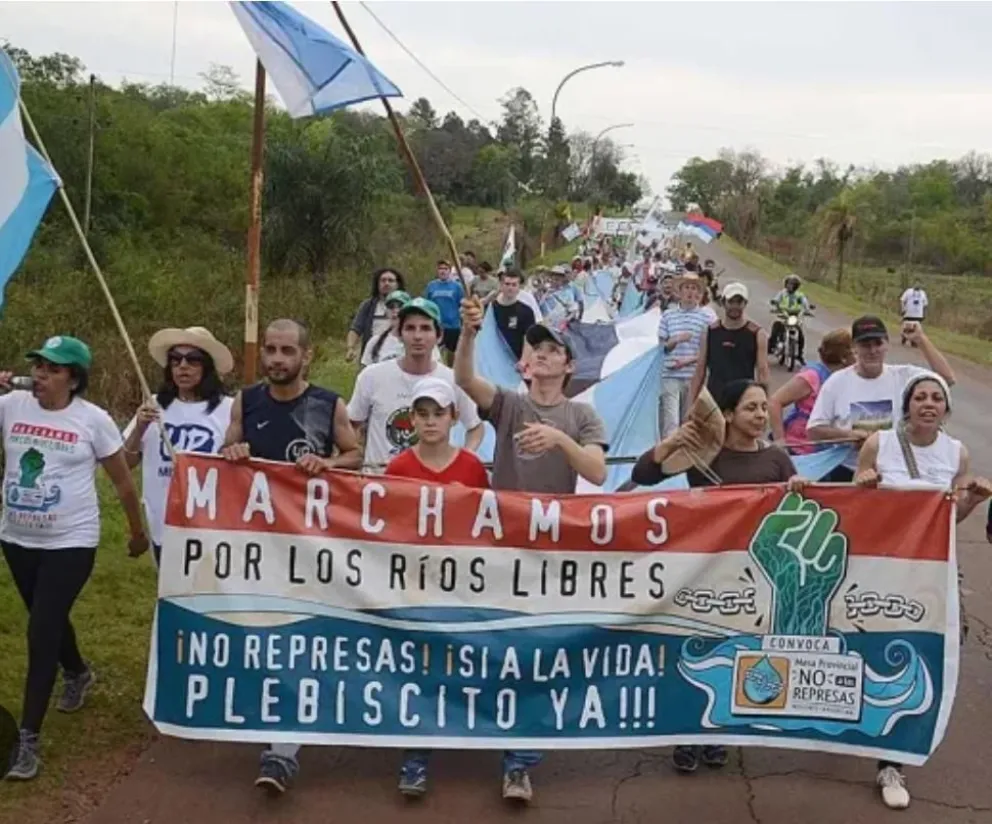 El 14 de abril se cumplen 30 años del rechazo a la represa Corpus.