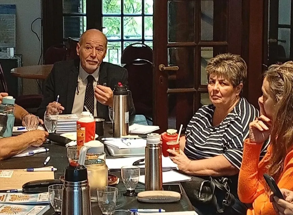 La justicia aceptó amparo presentado por gremio docente contra el CGE imagen-4