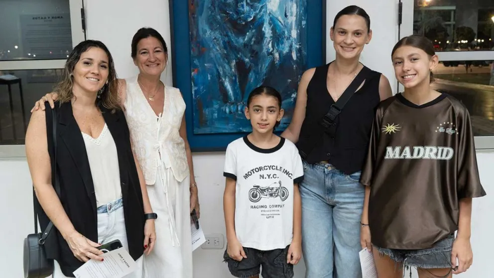 Pamela Solís, Eve Robledo, Florencia Brys, Olivia Hanania e Isabela Hanania, entre la cultura y el entretenimiento.