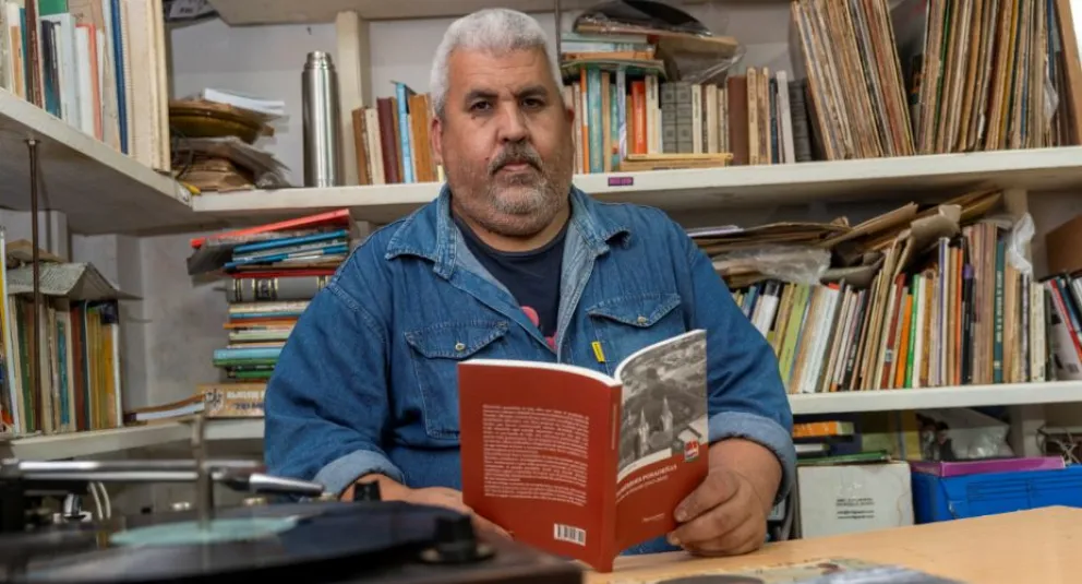 Leo Duarte presenta su nuevo libro, Efemérides Posadeñas II, una versión ampliada que incluye desde 1615 a 2025. Fotos: Marcelo Rodríguez   