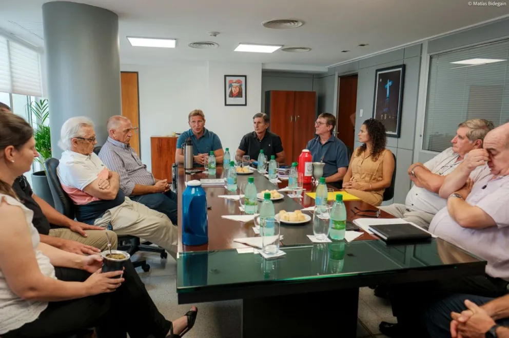 Legisladores cuestionaron el rechazo realizado en el Inym sobre precio de referencia de yerba 7 Legisladores cuestionaron el rechazo realizado en el Inym sobre precio de referencia de yerba imagen-6