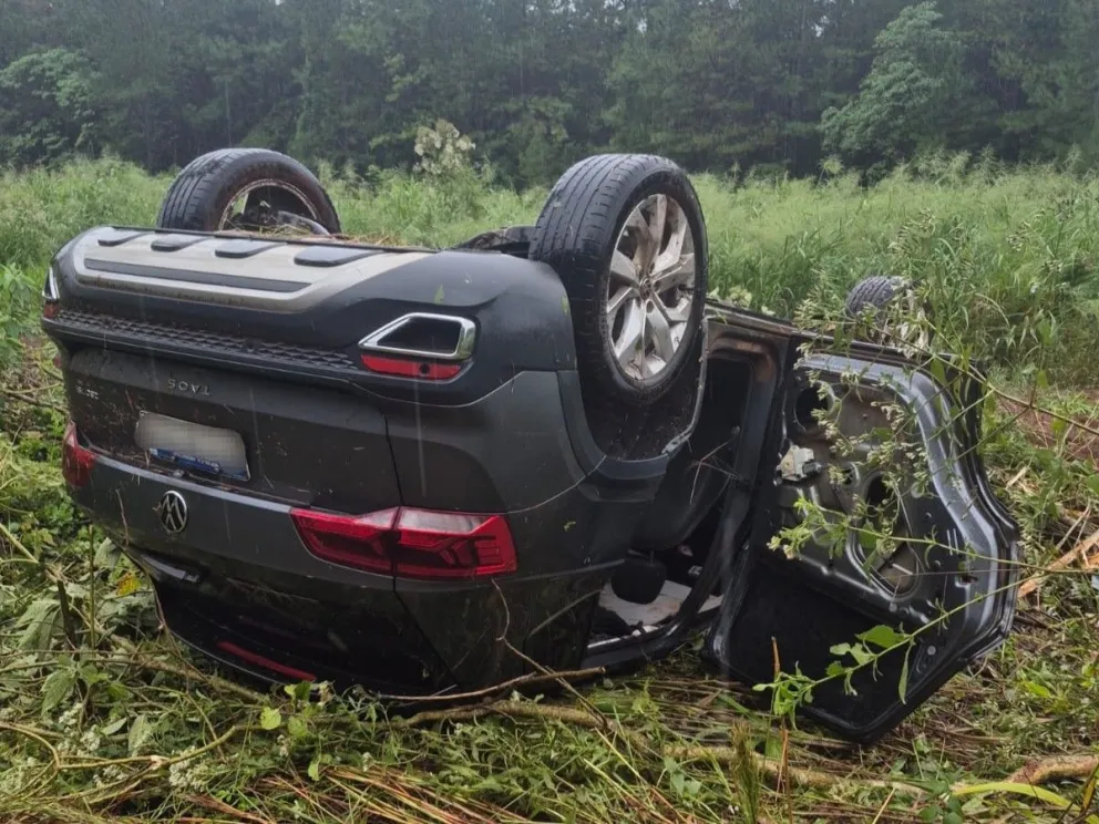 El coche tiene pedido de secuestro por robo. //Foto: Policía de Misiones.