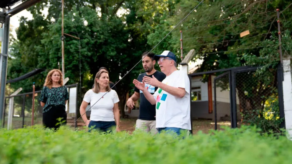 Passalacqua recorrió la Biofábrica y destacó tarea de los profesionales.