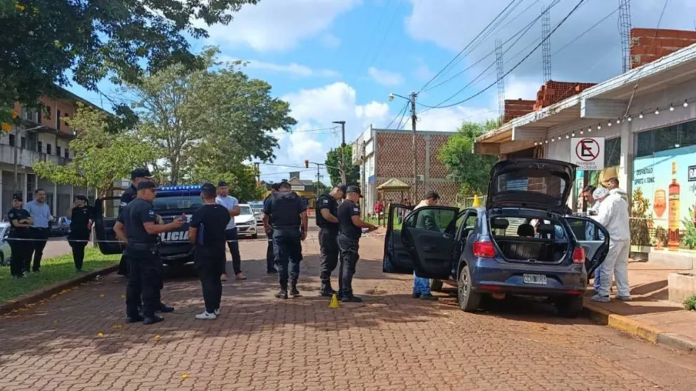 La División Criminalística trabajó en el lugar para inspeccionar la escena y los vehículos involucrados. Foto: Polmis