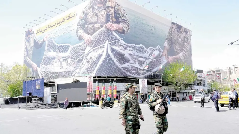 Con una gigantografía, en Irán resaltan que tiene, el control de Ormuz.  Foto: AP