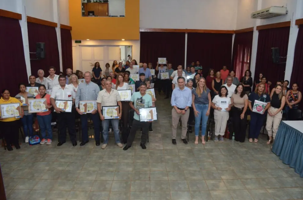 Vecinos de Montecarlo fueron recocidos por aportar al crecimiento social y comunitario imagen-5