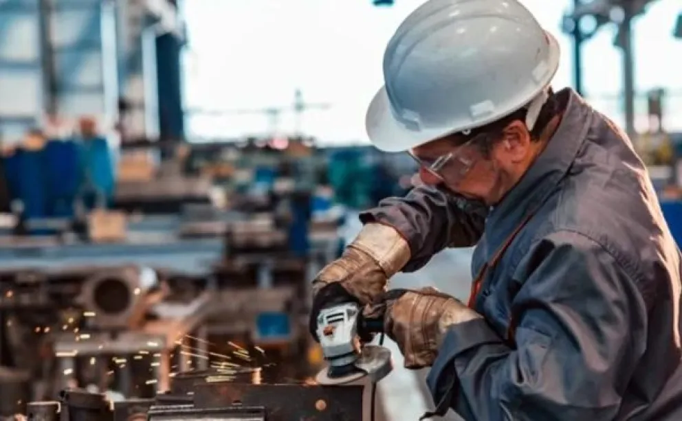 Crecen las críticas al modelo económico tras cierres de empresas y pérdida de empleo en el país imagen-6