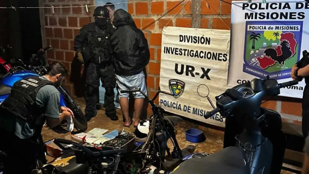 El efectivo colaboraría en el desarme de motocicletas secuestradas. 