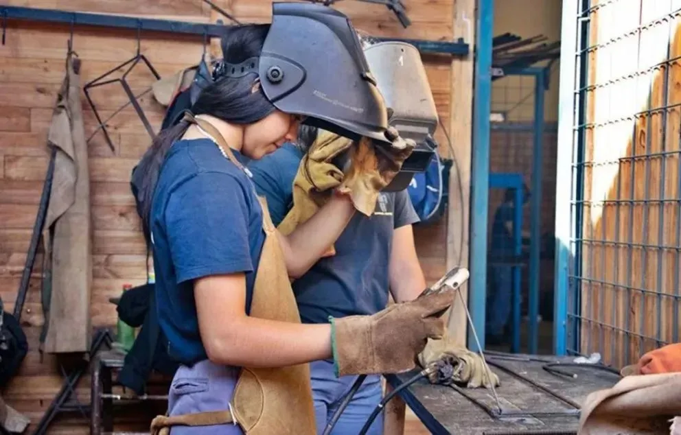 En la Epet N°1 el 86% de los alumnos utiliza la IA para sus tareas escolares imagen-6