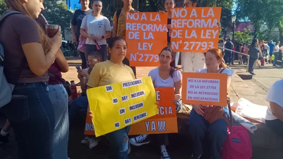 Las personas con discapacidad vienen haciendo reclamos por los recortes en las prestaciones.