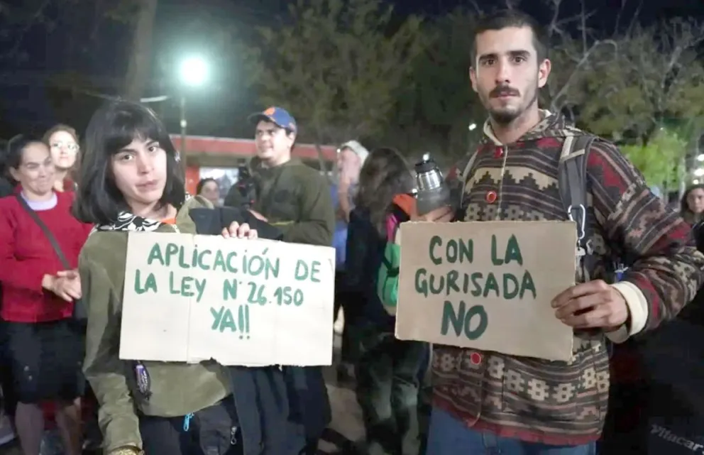 Reclamo de padres contra Emanuel F., detenido por segunda vez en abril. 
