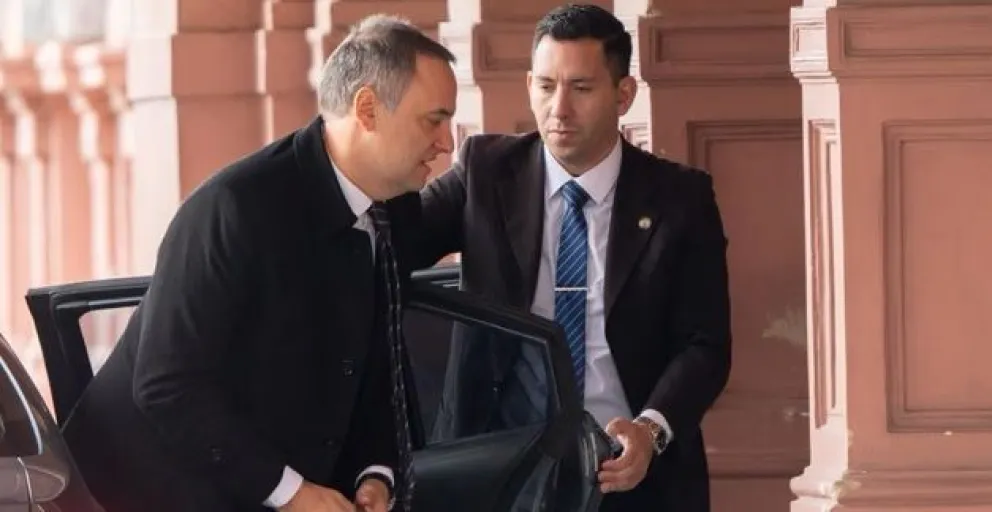 El presidente Milei encabeza una reunión de Gabinete marcada por la ...