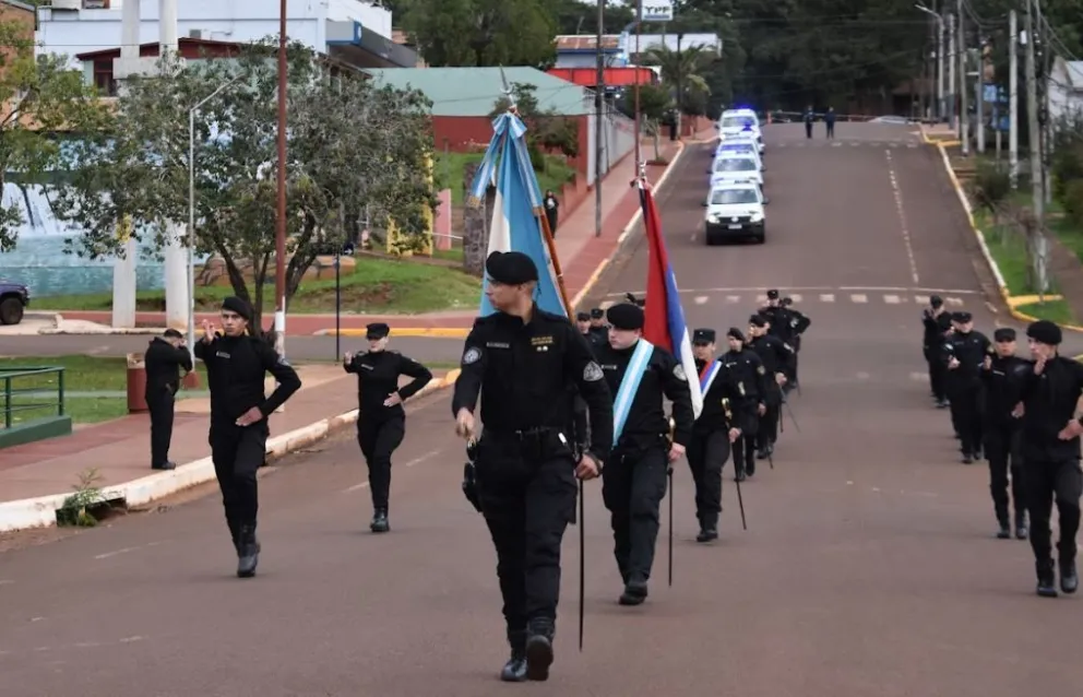 Con el llamado a revalorizar el servicio se celebró el nuevo aniversario de la Policía imagen-6