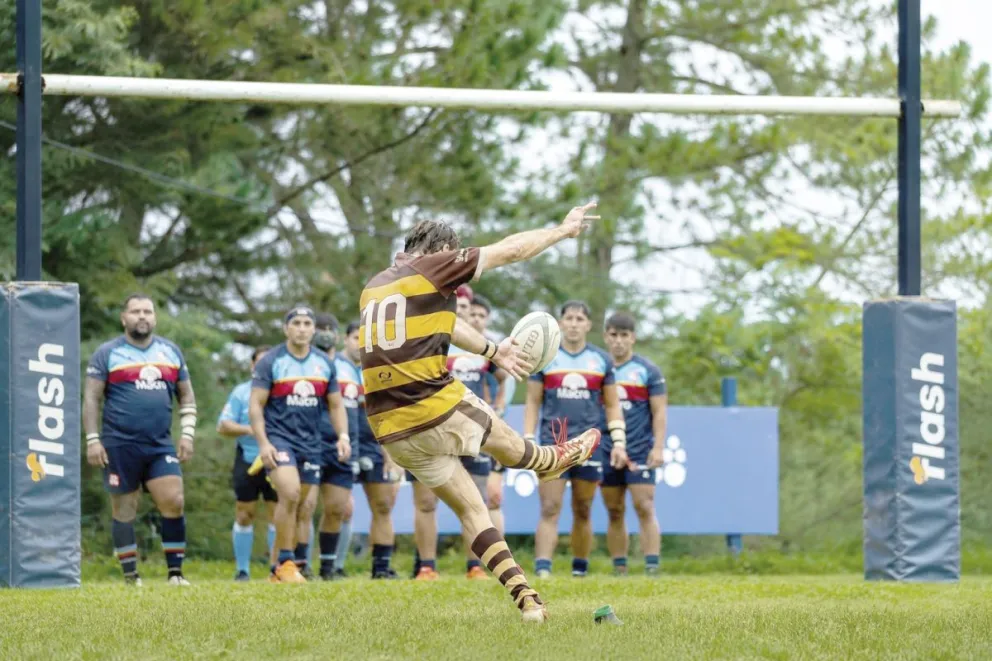 El Azzurro y la Hormiga, cara a cara por la gloria del rugby misionero  Fotos: Urumi