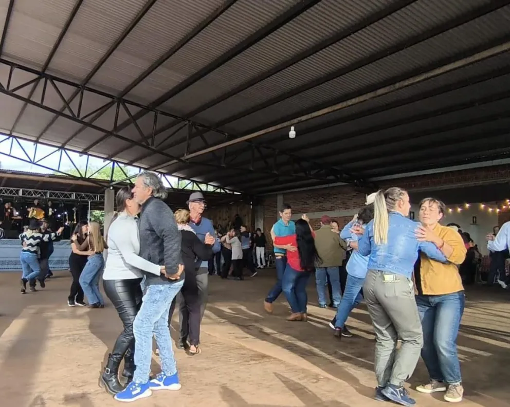 Ruiz de Monyoya vivió a pleno la Fiesta de las Comunidades imagen-6