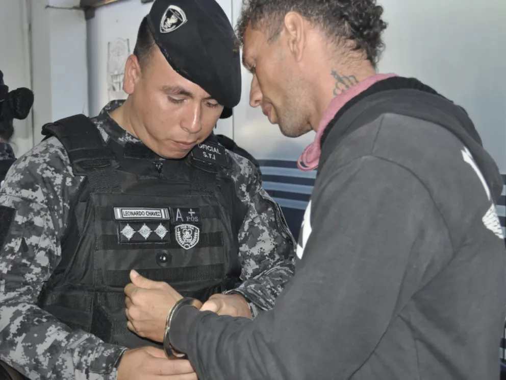Necke Da Silva fue llevado a la cárcel de Cerro Azul, donde cumplirá condena. //Fotos: Cristian Valdez.