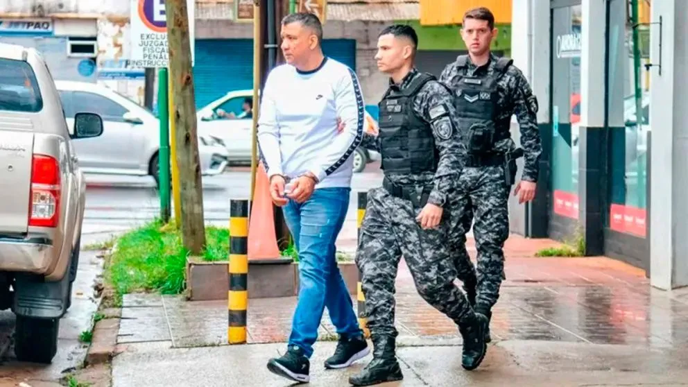 Horacio Balbuena, también gendarme, es el único sospechoso del crimen de su pareja. Fotos: archivo