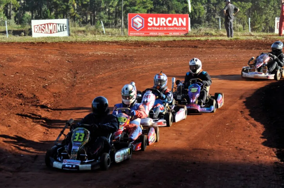 Los pilotos locales se destacaron en las clasificaciones y se
alzaron con cuatro poles.