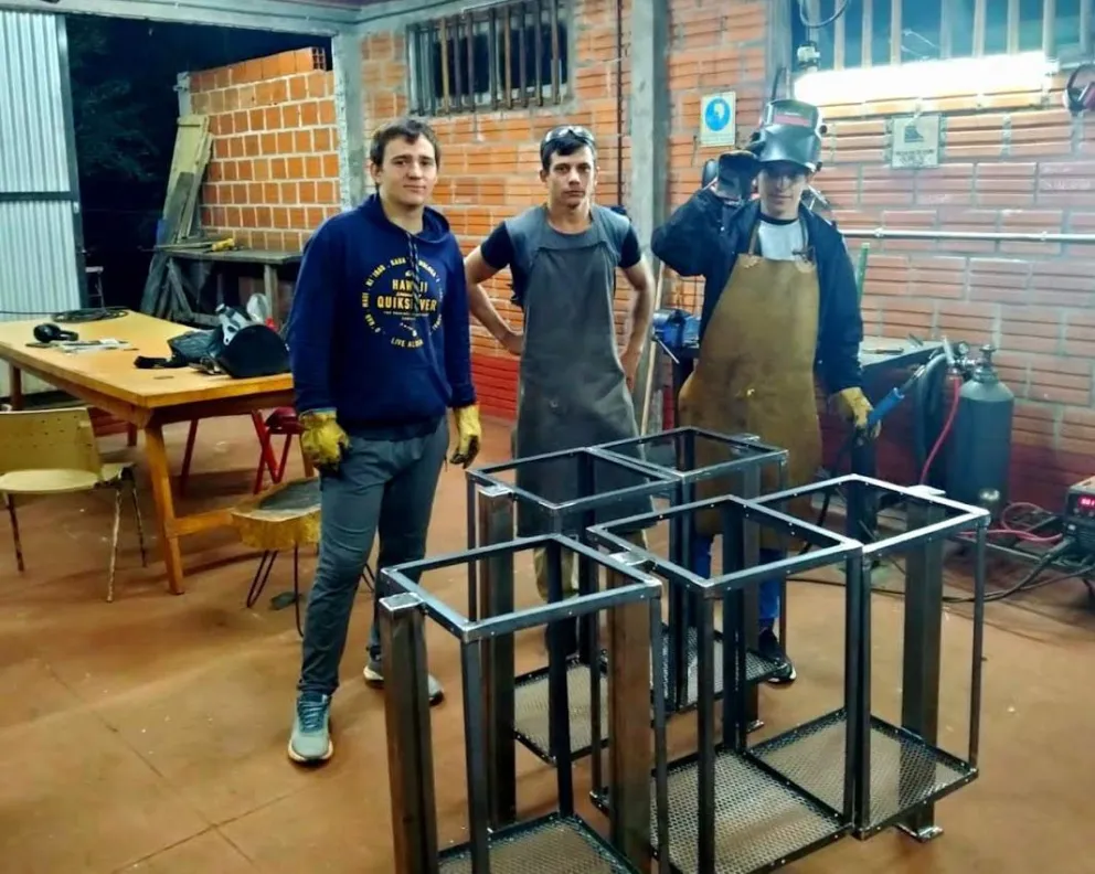 El Alcázar: alumnos del Centro de Formación Profesional construyen cestos de basura para espacios públicos imagen-5