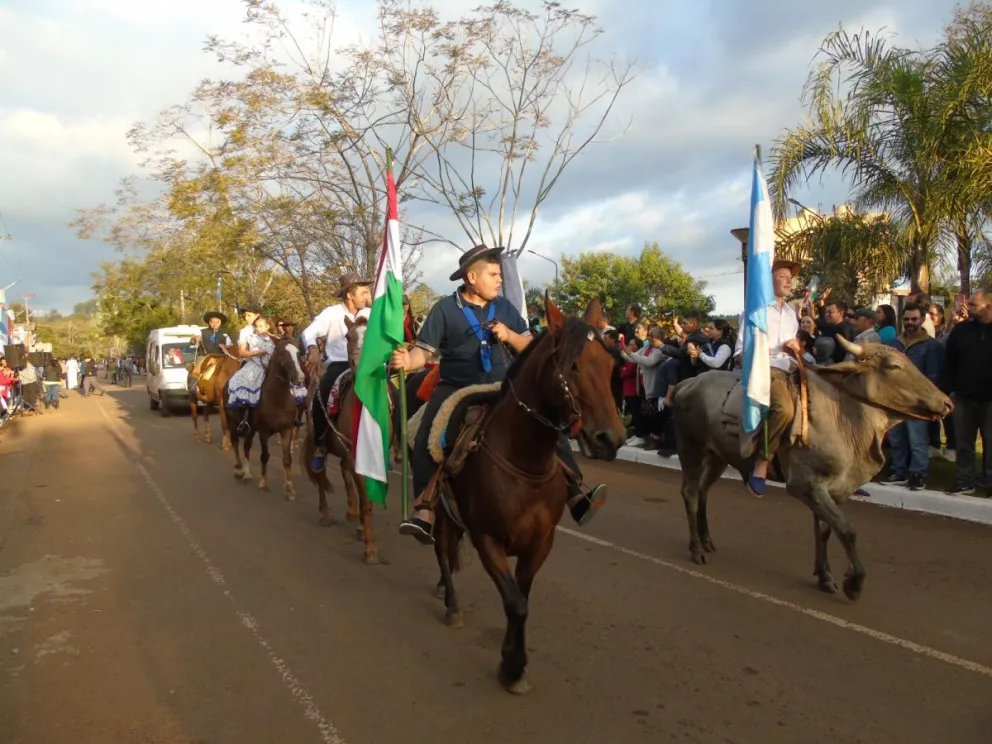 Los estudiantes fueron los protagonistas del 80° aniversario de El Soberbio