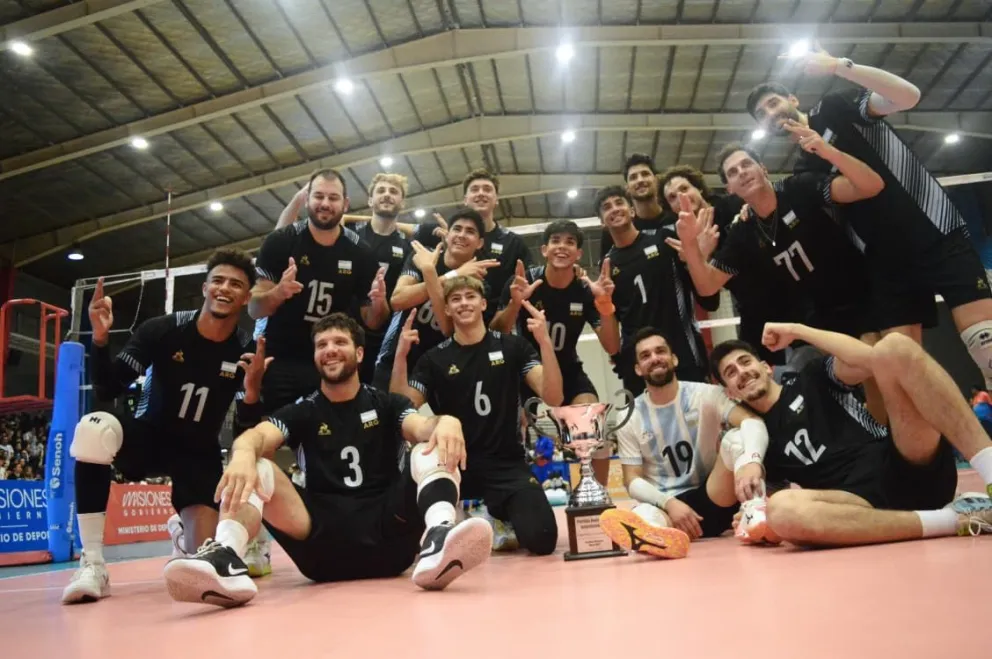La Selección argentina cerró una serie soñada en Misiones con otro 3-0 ante Venezuela y el estadio de pie. Fotos Julián Grondona