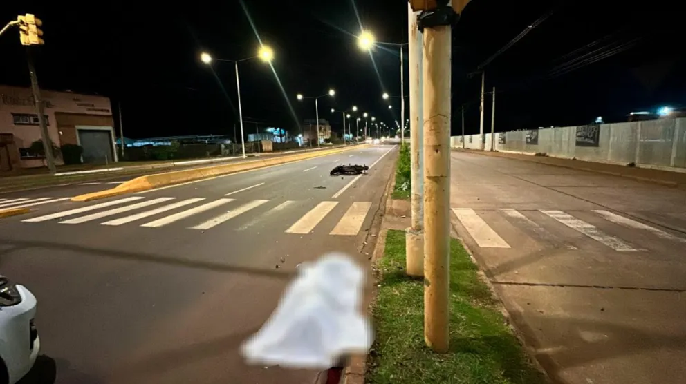 Emanuel Montenegro (26) murió tras el despiste de su moto. 