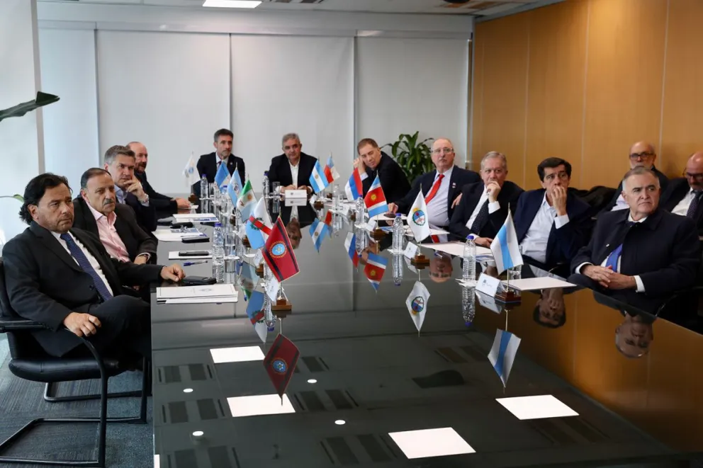 El Consejo Federal de Inversiones reunió a 10 gobernadores que plantearon las prioridades del NOA y el NEA.