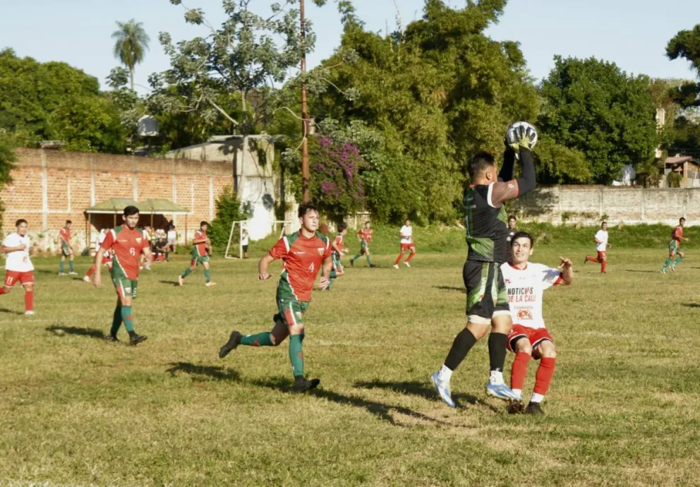 Huracán volvió a presentarse en su cancha renovada. // Foto: Jorge Acosta. 