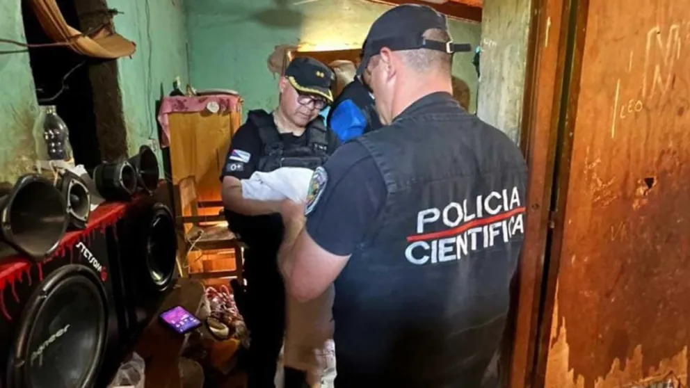 El despliegue fue realizado por personal de la División Científica de la UR-III y Cibercrimen de la Policía.  Foto: Polmis