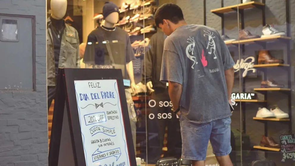 El rubro indumentaria se prepara para motivar ventas por el Día del Padre. 
