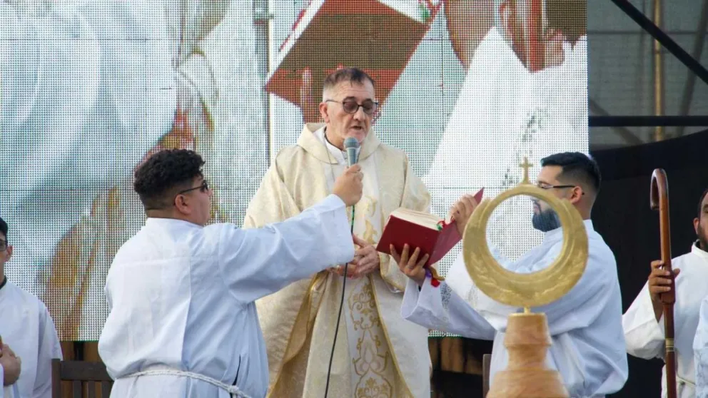 Misa de Corpus Christi, presidida por el obispo Martínez, en el anfiteatro Manuel Antonio Ramírez de Posadas.  Foto: Agustina Vera