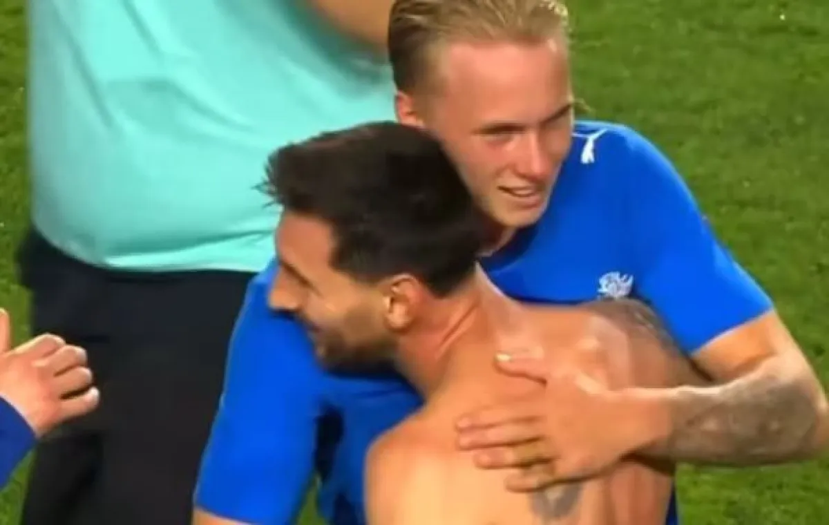 Quién es el jugador de Islandia que tuvo una charla muy amistosa con Messi y le cambió la camiseta