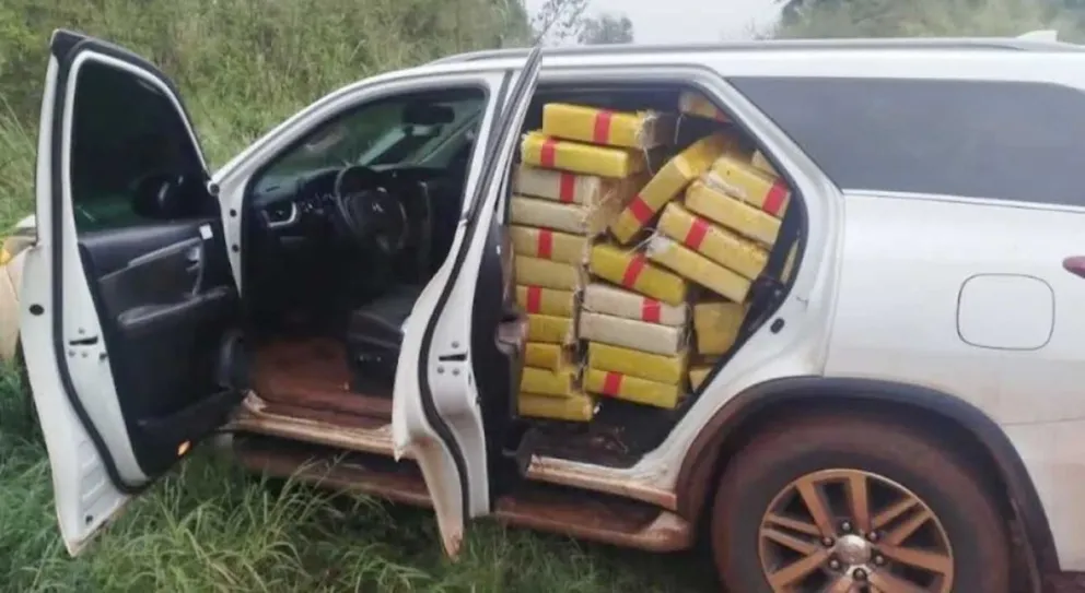 La droga iba en los asientos traseros y baúl de la Toyota SW4. Foto: prensa GNA