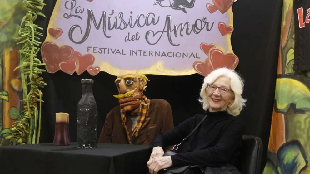 Nela Wall, integrante de la Murga del Monte, reflexionó en torno a la potencia del arte para generar comunidad. //Foto: Luciano Ferreyra.