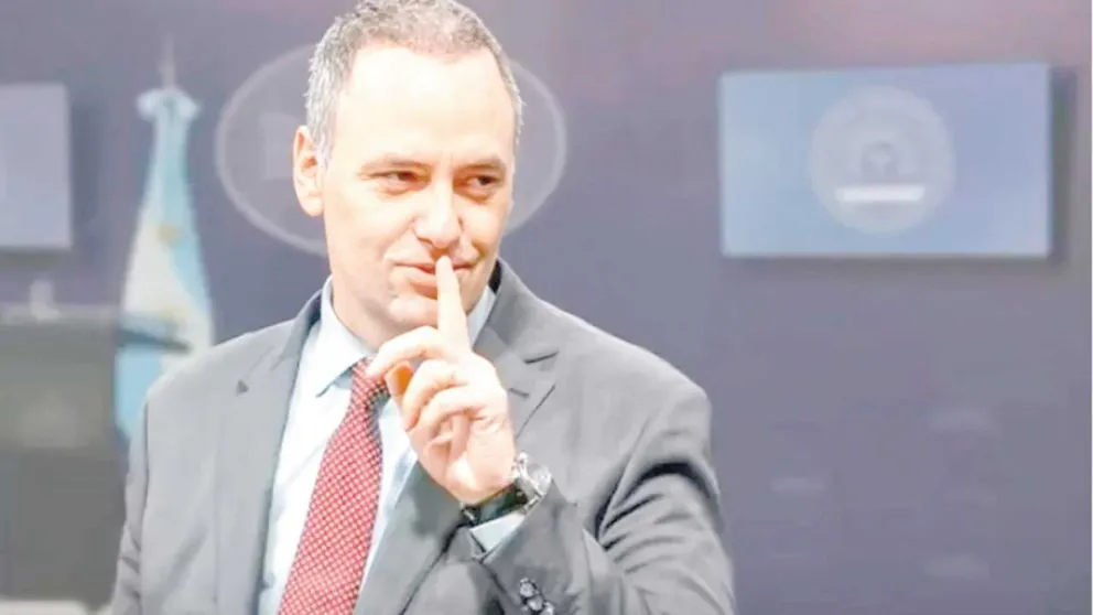 Adorni generó más dudas con su nueva declaración jurada.  