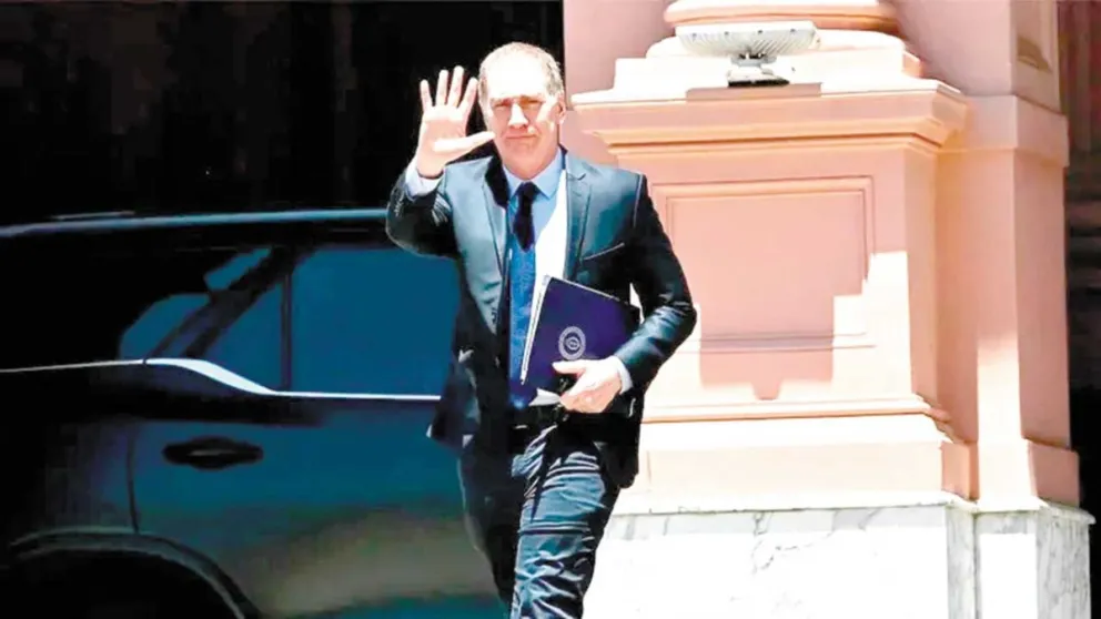 El ministro del Interior apura reuniones con gobernadores por apoyos.