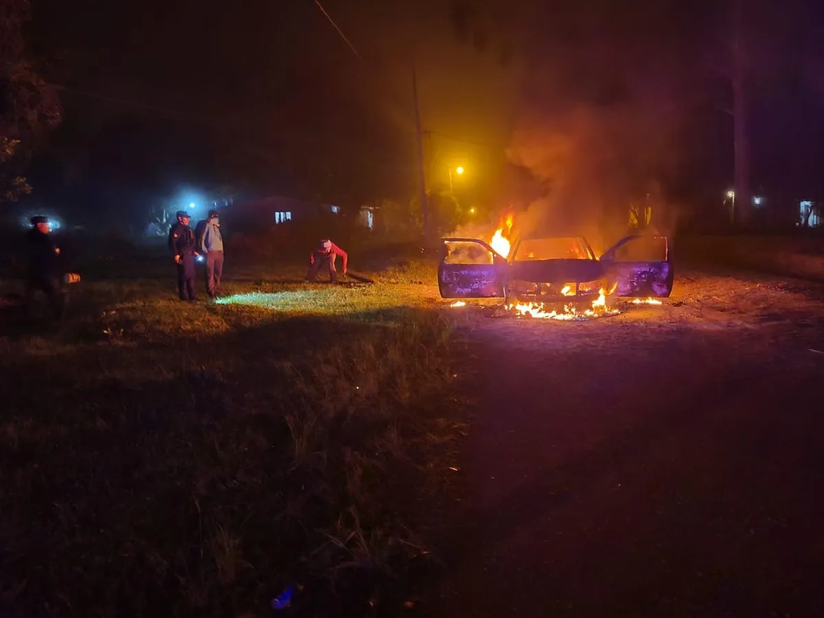 Se le incendió el auto mientras manejaba en San Javier y logró salir a tiempo