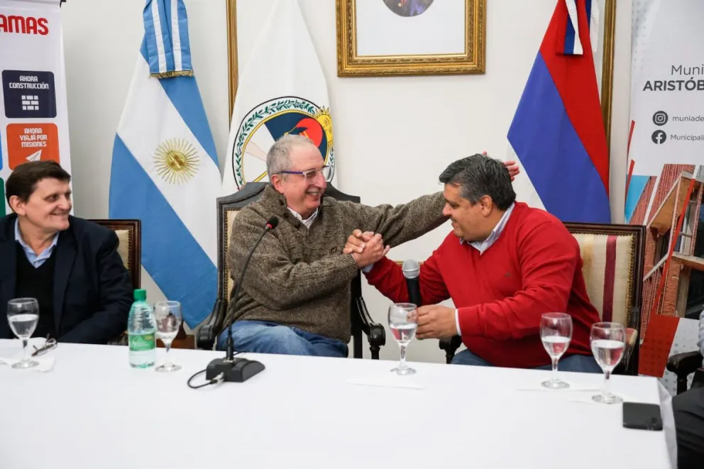 Safrán, Passalacqua y Mac Donald dieron detalles de la iniciativa.