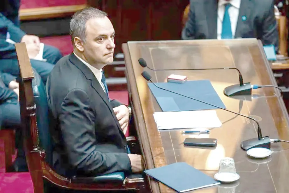 La situación legal de Adorni se complicó tras presentar su declaración jurada. 