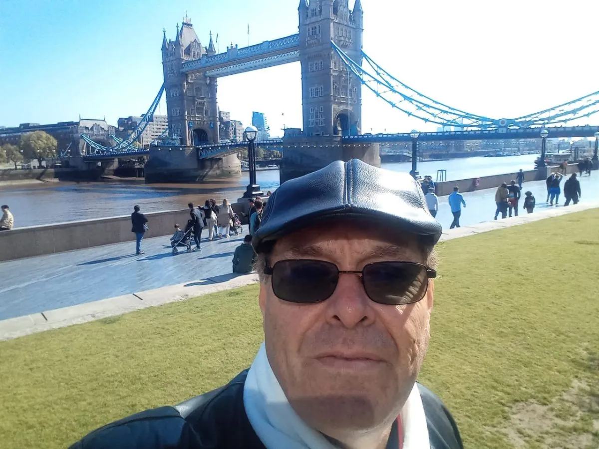 Ramón Elías Mango en visita a Londres, Inglaterra.