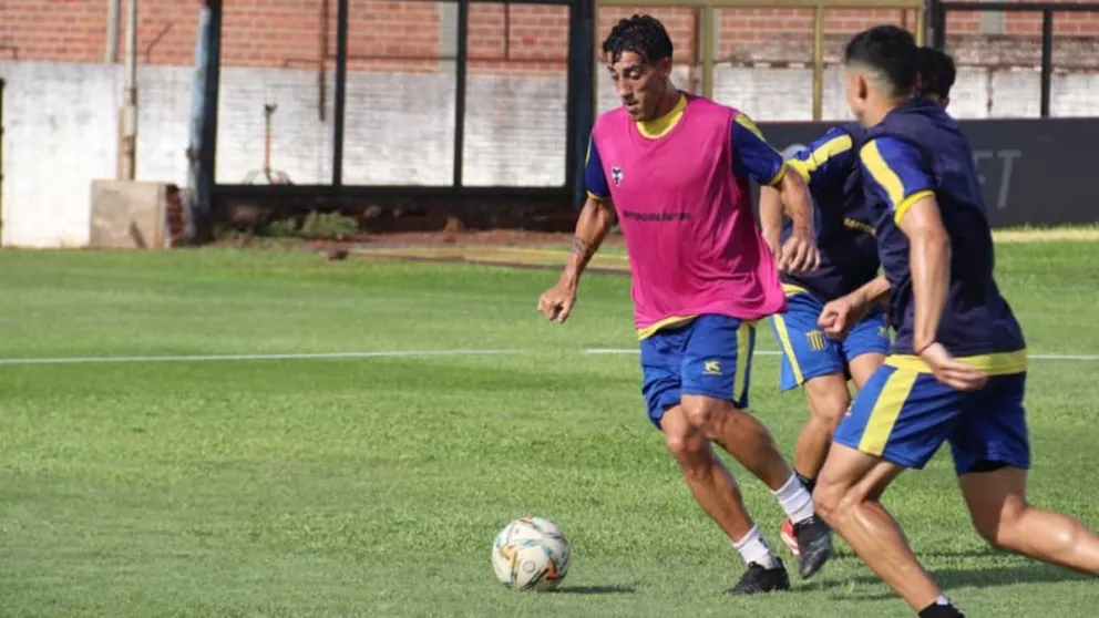 Morales llegó a Mitre y logró el ascenso al Federal A en 2025. Foto: Prensa Mitre